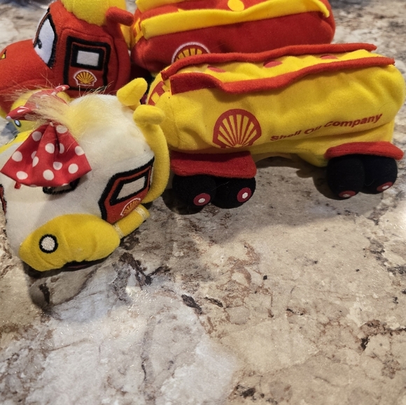 Shell Oil Company tanker trucks, "Shelly" & "Sheldon" Plush Toys - Picture 2 of 6